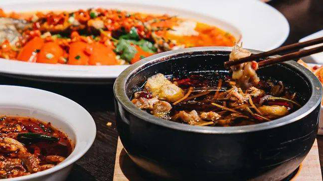 格至智能開關應用案例：在藝術館里吃成都菜丨蜀錦刺繡當壁畫